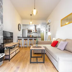 Cozy Flat With Common Pool & Parking - Center By Rems , Málaga Spagna